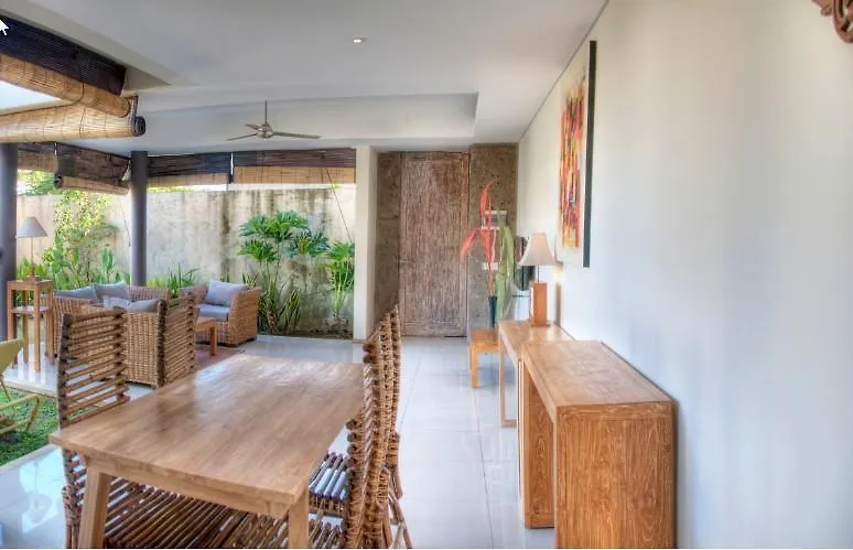 Villa Lestari スミニャック