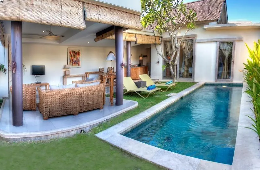 Villa Lestari スミニャック インドネシア