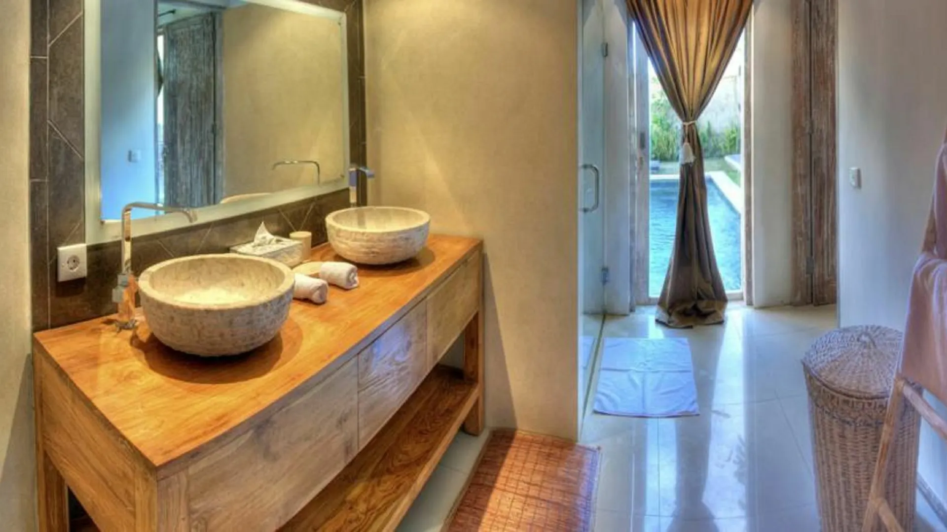 Villa Lestari スミニャック